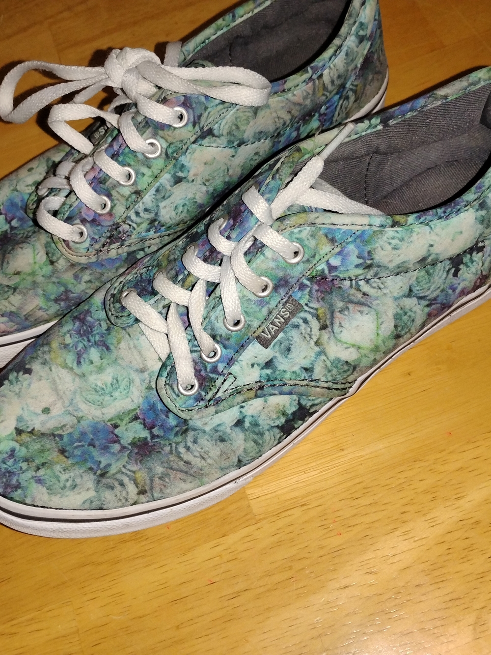 Vans Women's Floral Low-Top Sneakers in Teal and Aqua